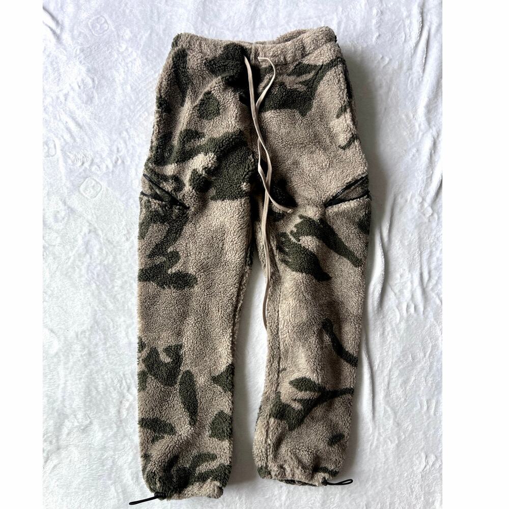 Essentials Fear of God Sherpa Fleece Camo Joggers XS